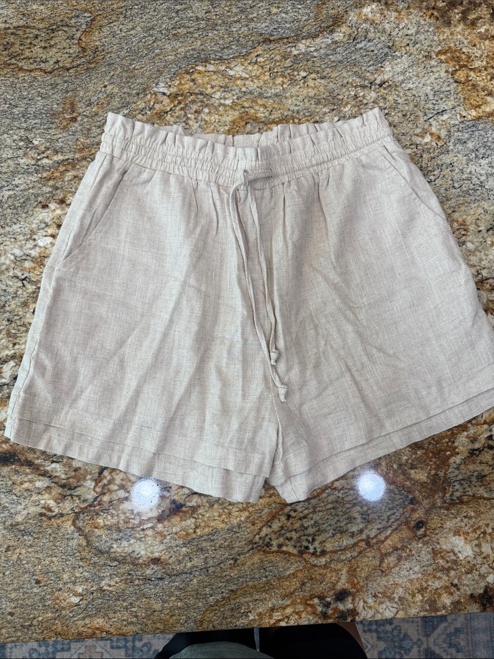 Women's Linen-Blend Elastic Waist Shorts - Light Beige